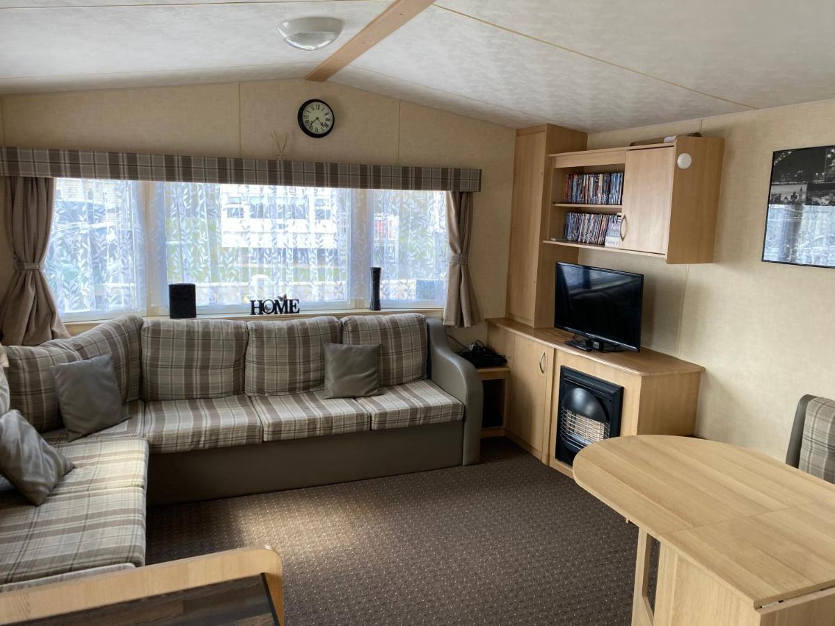 3 Bedroom 8 Berth Standard Basic Caravans With Hot Tub,Mountain Bikes Tattershall Dış mekan fotoğraf