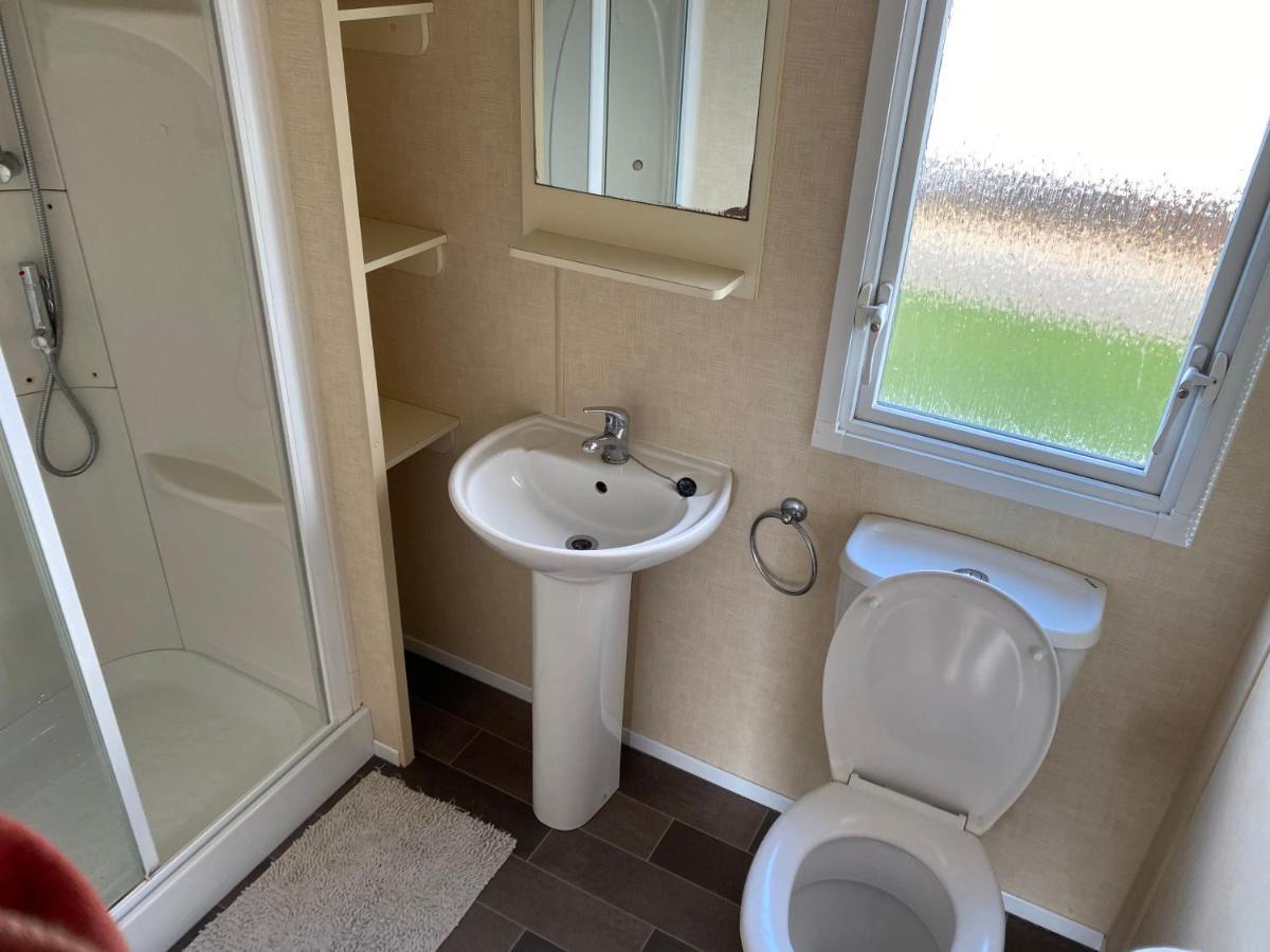 3 Bedroom 8 Berth Standard Basic Caravans With Hot Tub,Mountain Bikes Tattershall Dış mekan fotoğraf