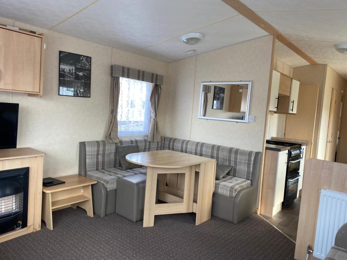 3 Bedroom 8 Berth Standard Basic Caravans With Hot Tub,Mountain Bikes Tattershall Dış mekan fotoğraf